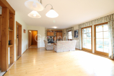 Wohnzimmer/Essbereich (1) - Freistehendes Einfamilienhaus mit Doppelgarage und Garten