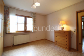 2. Schlafzimmer (1) - Freistehendes Einfamilienhaus mit Doppelgarage und Garten