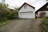 Doppelgarage - Freistehendes Einfamilienhaus mit Doppelgarage und Garten