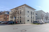 Straßenansicht - Moderne Penthousewohnung mit großzügiger, umlaufender Dachterrasse und Tiefgaragen-Stellplatz