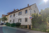Straßenansicht - Gepflegtes, teilvermietetes Zweifamilienhaus in ruhiger Lage von Hallstadt