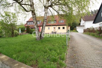 Idyllische Doppelhaushälfte mit Garten in Roth, 91154 Roth, Doppelhaushälfte