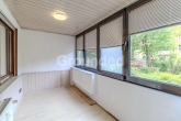 Wintergarten-Balkon - Renovierungsbedürftige 2-Zimmer-Wohnung mit Wintergarten – zzgl. Außenstellplatz