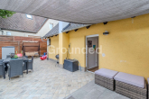 OG Terrasse - Charmantes Dreifamilienhaus mit modernster Technik, PV-Anlage und attraktiven Außenbereichen