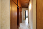 Flur 1.OG - Geräumiges, unterkellertes Zweifamilienhaus in Hirschbach