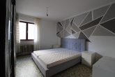 Schlafzimmer 1.OG - Geräumiges, unterkellertes Zweifamilienhaus in Hirschbach