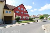 Praxis zentral in Pegnitz: Geteilte Praxis in gepflegtem Haus mit 9 TG-und 3 Außenstellplätzen - Außenansicht 1