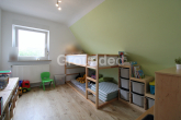 Kinderzimmer 1.OG - Charmante, voll unterkellerte Doppelhaushälfte mit Garten in Roth
