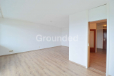 Wohnzimmer - Renovierte Eigentumswohnung mit Weitblick – 2,5 Zimmer Wohnung im langen Johann Erlangen