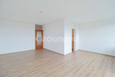 Wohnzimmer - Renovierte Eigentumswohnung mit Weitblick – 2,5 Zimmer Wohnung im langen Johann Erlangen
