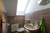 Gäste-WC - Gemütliche 3-Zimmer-Wohnung mit Stellplatz und Loggia