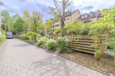 Wohnanlage - Renovierungsbedürftige 3-Zimmer-Wohnung mit Terrasse – zzgl. Garage & Außenstellplatz