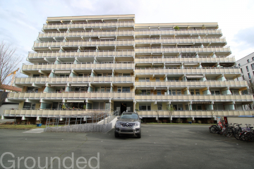 Ideal für Kapitalanleger oder zum Eigennutz: 1-Zimmer-Apartment mit sonniger Loggia, 90431 Nürnberg, Etagenwohnung