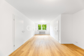 Wohnzimmer - Erstbezug nach Kernsanierung – Moderne 3-Zimmer-Wohnung mit Balkon & TG-Stellplatz in Nürnberg