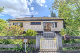 Außenansicht - Großzügiges Einfamilienhaus mit Einliegerwohnung, Garten und Terrasse in Roßtal