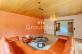 EG Wohnzimmer - Großzügiges Einfamilienhaus mit Einliegerwohnung, Garten und Terrasse in Roßtal