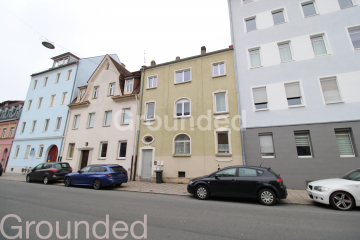 Starker Sanierungsbedarf: Mehrfamilienhaus mit 3 Wohneinheiten und Hinterhaus mit Garten, 96050 Bamberg, Mehrfamilienhaus