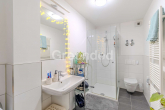 Badezimmer - Moderne 2-Zimmer-Eigentumswohnung mit Balkon und TG-Stellplatz – vermietet