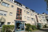 Seniorengerechtes Wohnen in heller 2-Zimmer Wohnung mit Balkon in Erlangen - Außenansicht Ostseite