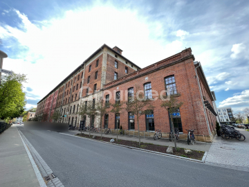 Gepflegte, vermietete 2-Zimmer-Studentenwohnung mit Tiefgaragenstellplatz auf der Erba Insel, 96047 Bamberg, Etagenwohnung