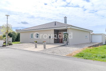 Exklusiver, barrierefreier Bungalow mit hochwertiger Ausstattung und fast autarker Energieversorgung, 72810 Gomaringen, Bungalow