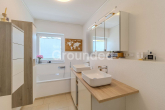 Badezimmer - Exklusiver, barrierefreier Bungalow mit hochwertiger Ausstattung und fast autarker Energieversorgung