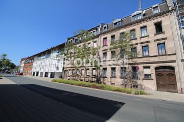 Im Rückgebäude: vermietete und sanierte 2-Zimmer-Wohnung mit Stellplatz, 90766 Fürth, Etagenwohnung