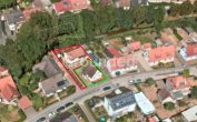 Sanierung oder Abriss: Einfamilienhaus mit Garten und Garage - Luftbild