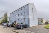 Straßenansicht - Gepflegtes 8-Parteien-Haus mit PV-Anlage und großem Grundstück im Umland von Regensburg