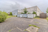 Garagenhof - Gepflegtes 8-Parteien-Haus mit PV-Anlage und großem Grundstück im Umland von Regensburg