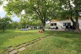 Garten (2) - Mischgebäude mit Wohn- und Gewerbeeinheiten, 30 kWp PV-Anlage und weitläufigem Garten