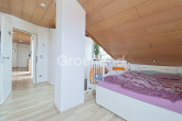 Ländliche 3-Zimmer-Wohnung mit Garten in Wilhermsdorf - Schlafzimmer