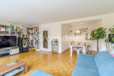 EG Wohnzimmer - Gepflegtes Reihenmittelhaus mit großem Garten und Garage in Nürnberg