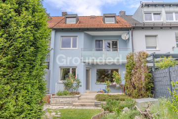 Gepflegtes Reihenmittelhaus mit großem Garten und Garage in Nürnberg, 90439 Nürnberg, Reihenmittelhaus