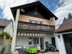 Charmantes Einfamilienhaus mit Garten und Balkon in Heilsbronn - Rückansicht