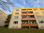 Schöne, gepflegte 4-Zimmer Wohnung mit Balkon in Erlangen - Außenansicht