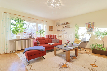 Schöne, gepflegte 4-Zimmer Wohnung mit Balkon in Erlangen, 91054 Erlangen, Etagenwohnung