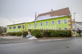 Straßenansicht - Vermietetes Apartmenthotel mit Werkstatt, Büroräumen und Ausbaupotential in Pegnitz