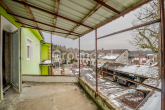 OG Balkon - Vermietetes Apartmenthotel mit Werkstatt, Büroräumen und Ausbaupotential in Pegnitz