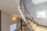 OG Treppenhaus - Eigennutz möglich – Gepflegtes Mehrfamilienhaus mit WG-Vermietung in Hochschulnähe in Weidenbach