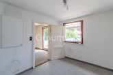 Durchgangszimmer - Einfamilienhaus in Schlosslage mit großer Dachterrasse in Trunstadt