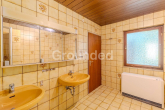 Badezimmer - Einfamilienhaus in Schlosslage mit großer Dachterrasse in Trunstadt