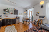 OG2 rechts Wohnküche - Gepflegtes Mehrfamilienhaus mit stabiler Rendite und ca. 1.260m² vermietbarer Fläche in Traunstein