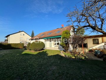 Geräumiges, voll unterkellertes Einfamilienhaus mit Garten und Terrassen in Baiersdorf, 91083 Baiersdorf, Einfamilienhaus