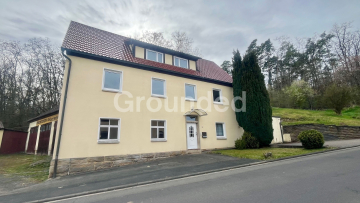 Großzügiges Anwesen mit Wohnhaus, diversen Fahrzeughallen und Gartengrundstück in Pfarrweisach, 96176 Pfarrweisach, Haus